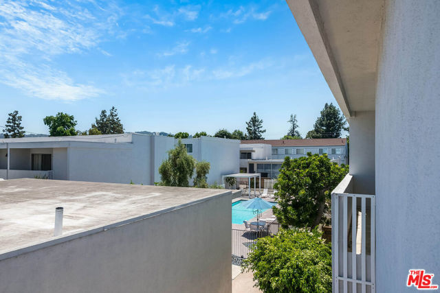 4331 W Sarah Street, Burbank CA: https://media.crmls.org/mediaz/c5be4031-f8cd-4a57-94c5-0409e1f4dbd9.jpg