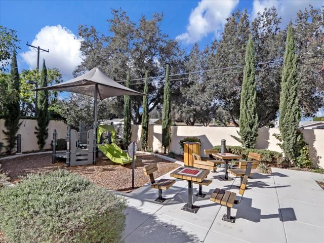 1452 N Harbor Boulevard, Santa Ana CA: https://media.crmls.org/mediaz/c5bf027a-ab26-4d2b-93ea-c01a56028b2d.jpg