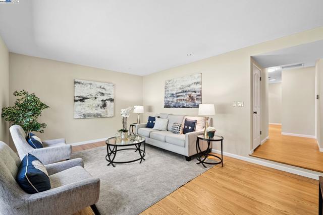 2082 Boxwood Way, Fremont CA: https://media.crmls.org/mediaz/c5bfdb55-e6b6-4b9d-a07c-126ee635d6a6.jpg