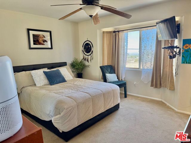 8125 Centola Road, Phelan CA: https://media.crmls.org/mediaz/c5c05eba-153e-47af-ba8a-724704678b46.jpg