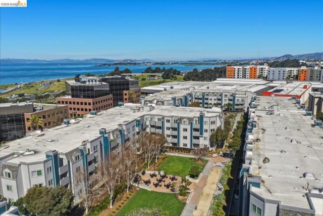 6400 Christie Ave, Emeryville CA: https://media.crmls.org/mediaz/c5c0b41d-81a1-455c-9821-34e5d5992e6d.jpg