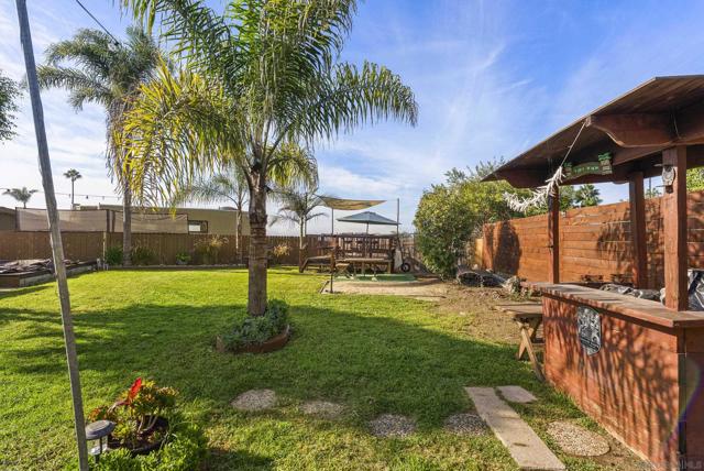 1007 Genie Ln, Cardiff by the Sea CA: https://media.crmls.org/mediaz/c5c1273d-56ff-462a-a013-d230f9abbb18.jpg