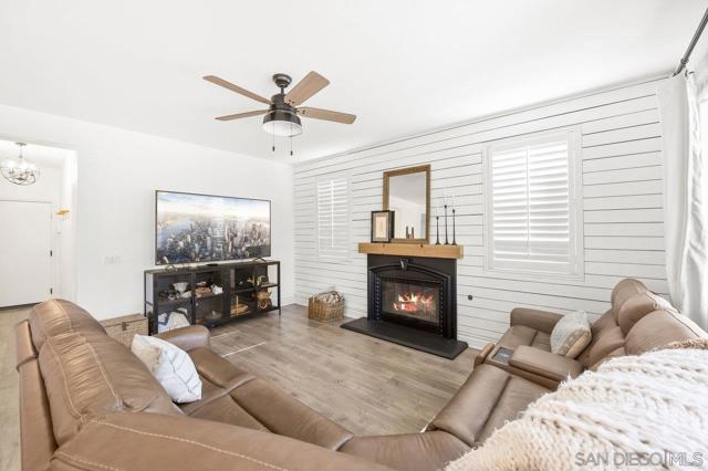 Image 18 of 41 For 26849 Silver Spur Ct