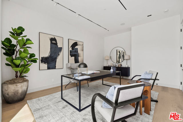 10950 Verano Road, Los Angeles CA: https://media.crmls.org/mediaz/c5c14ed1-23db-41e2-b7bf-2fcd88f9454b.jpg