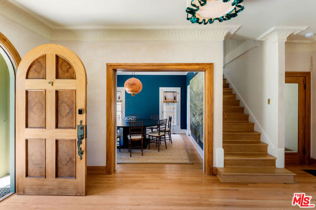 1672 Buckingham Road, Los Angeles CA: https://media.crmls.org/mediaz/c5c288aa-cee5-42d5-8028-5df78767fc73.jpg