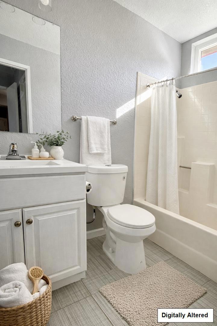 https://media.crmls.org/mediaz/c5c2bbce-a19b-4626-83a6-f53c6df7e240.jpg?preset=X-Large