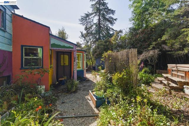 3890 Serrano St, Martinez CA: https://media.crmls.org/mediaz/c5c2def4-07d1-4cb1-8cc8-2b4c3b4677b2.jpg