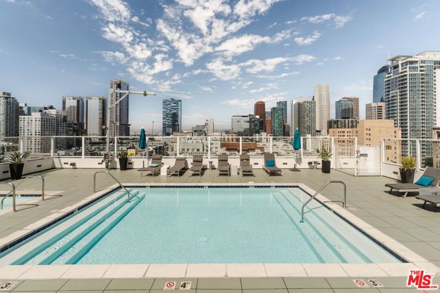 939 S Broadway, Los Angeles CA: https://media.crmls.org/mediaz/c5c2e83f-cbbc-4b33-90cf-93d69cf5b7aa.jpg