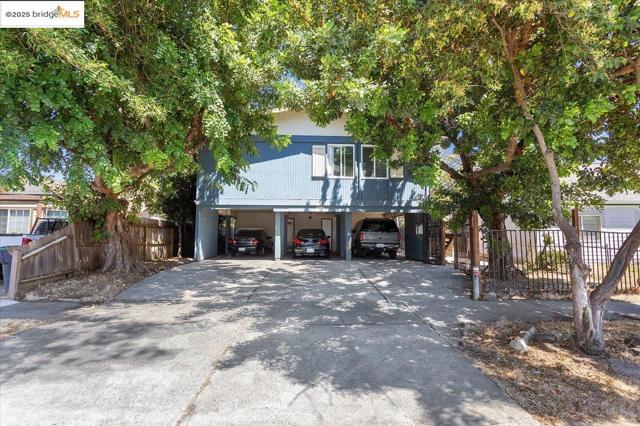812 Delaware St, Fairfield CA: https://media.crmls.org/mediaz/c5c30320-9626-4bfd-a84c-6031f4c2a8d6.jpg
