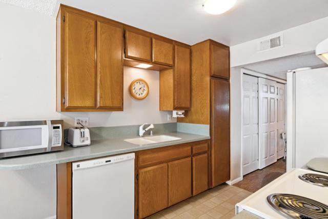 450 W W Vermont Ave, Escondido CA: https://media.crmls.org/mediaz/c5c38fc3-8cfe-41ab-95fb-f008d57ce20d.jpg