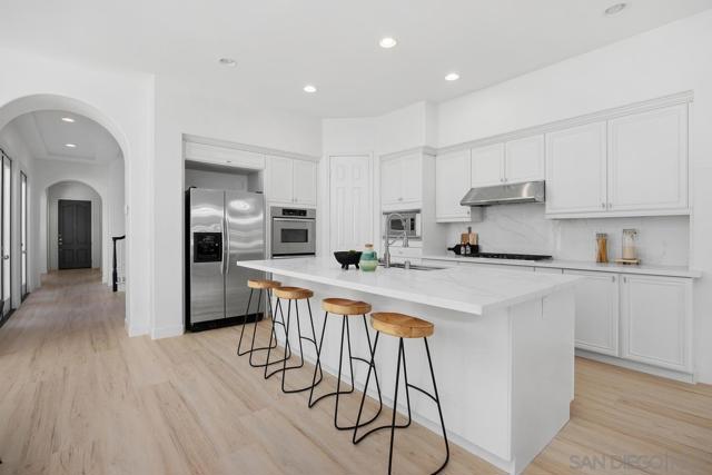 13800 Torrey Del Mar Dr, San Diego CA: https://media.crmls.org/mediaz/c5c3b318-27cd-442e-b2ef-4e663173fea7.jpg