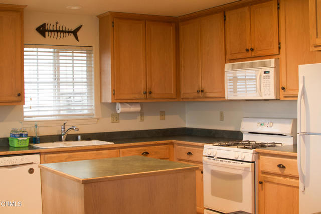 Detail Gallery Image 21 of 33 For 900 Glass Beach Dr, Fort Bragg,  CA 95437 - 3 Beds | 2/1 Baths