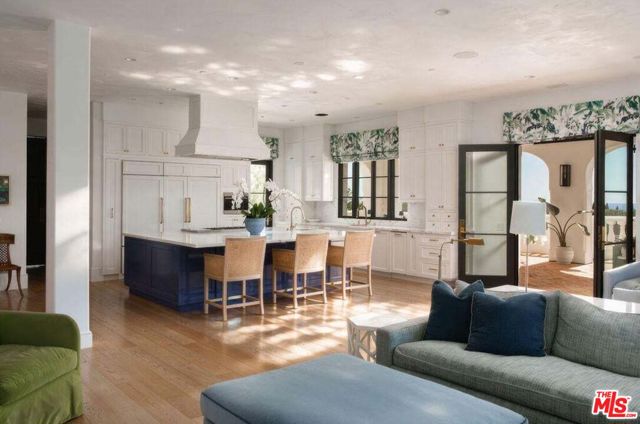1475 E Mountain Drive, Santa Barbara CA: https://media.crmls.org/mediaz/c5c4336f-cb87-483f-b4b7-306c58beaafd.jpg