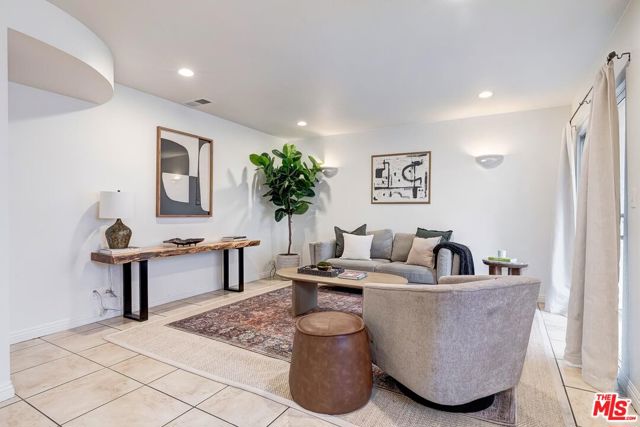 7651 Reseda Boulevard, 3T photo 3