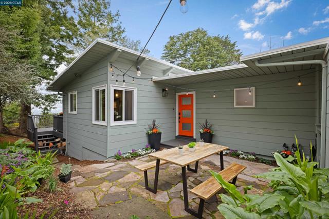 Image 2 of 39 For 256 Fairlawn Dr