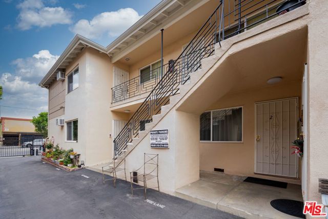 6934 Hinds Avenue, North Hollywood CA: https://media.crmls.org/mediaz/c5c698c3-4e85-4f3a-9ae0-8d009f000046.jpg