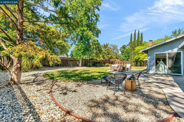 57 Jemco Ct, Pleasant Hill CA: https://media.crmls.org/mediaz/c5c6aaa1-d4be-4f82-8cb2-0a87ac375d71.jpg