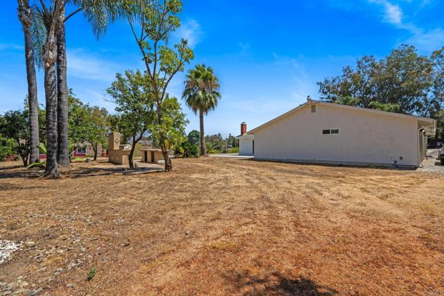 Detail Gallery Image 34 of 64 For 1838 Acacia Ln, Fallbrook,  CA 92028 - 6 Beds | 3 Baths