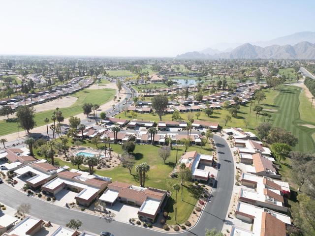 40553 Pebble Beach Circle, Palm Desert CA: https://media.crmls.org/mediaz/c5c75197-3780-42f0-8f98-3a2af5d89f66.jpg
