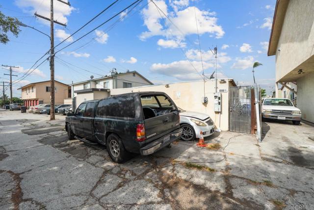 3655 44Th Street, San Diego CA: https://media.crmls.org/mediaz/c5c77a70-1aa3-465d-b1c1-0162a7f24f13.jpg