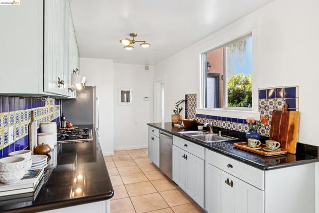 1136 Marin Ave, Albany CA: https://media.crmls.org/mediaz/c5c79a44-0891-4329-b8ad-0f958d5f6bd8.jpg