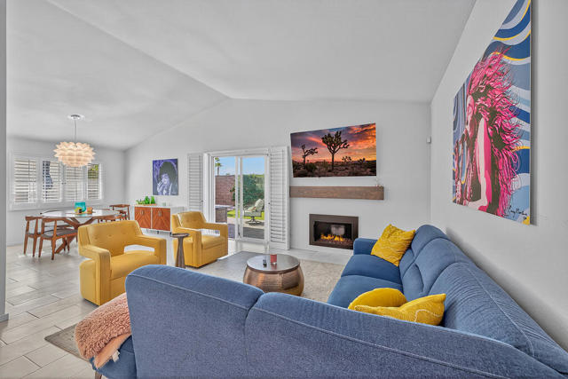 77707 Calle Las Brisas S, Palm Desert CA: https://media.crmls.org/mediaz/c5c7b28d-722b-4979-a071-105219389ac4.jpg