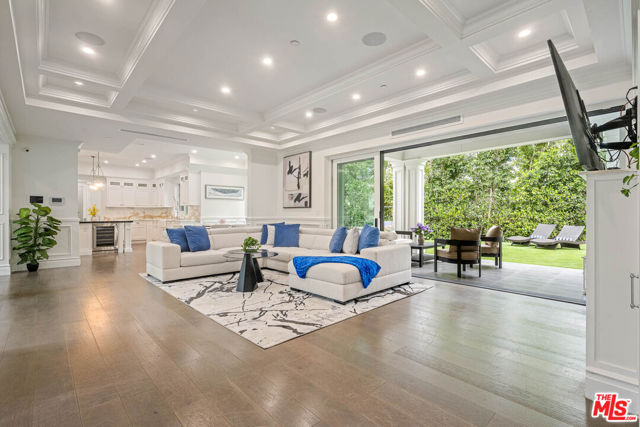 126 N Canyon View Drive, Los Angeles CA: https://media.crmls.org/mediaz/c5c818d2-f053-404f-b460-8f3d73ca1f00.jpg