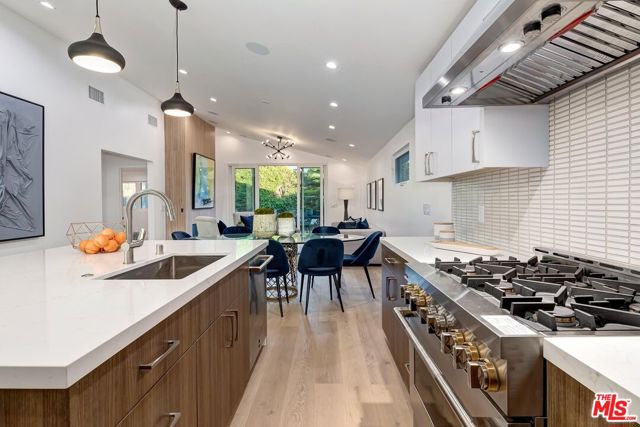 3528 Walnut Avenue, Manhattan Beach, California 90266, 5 Bedrooms Bedrooms, ,3 BathroomsBathrooms,Residential,Sold,Walnut,23238455
