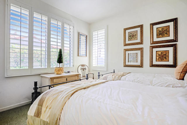 371 Indian Ridge Drive, Palm Desert CA: https://media.crmls.org/mediaz/c5c8c475-3950-40f5-b7b7-e37a392c8e84.jpg