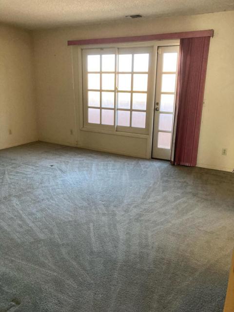 18125 Harbor Drive Drive, Victorville CA: https://media.crmls.org/mediaz/c5c93b90-8b4f-4b26-8b89-752ba6248b50.jpg