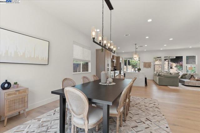 3319 Besana Dr, El Dorado Hills CA: https://media.crmls.org/mediaz/c5c9c217-d9ae-4183-a26b-360672c78c10.jpg