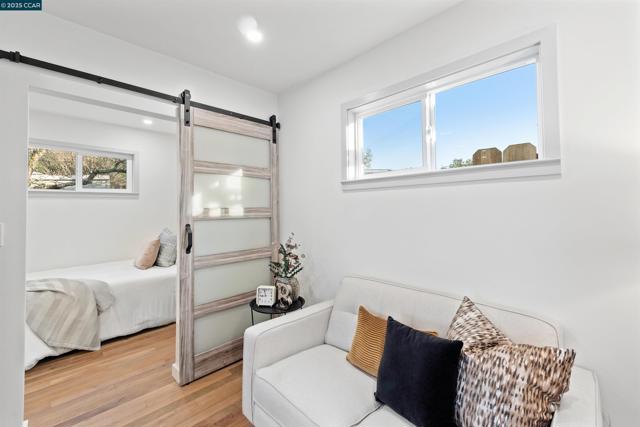 2188 1st Ave, Napa CA: https://media.crmls.org/mediaz/c5ca5b22-6300-4455-92b7-df5ff2c415ea.jpg