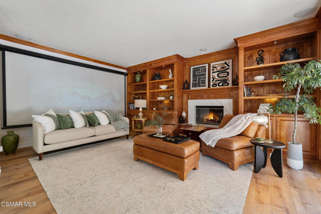 24587 Lola Lane, Newhall CA: https://media.crmls.org/mediaz/c5ceab4e-d99d-4019-8a6d-099277560be2.jpg