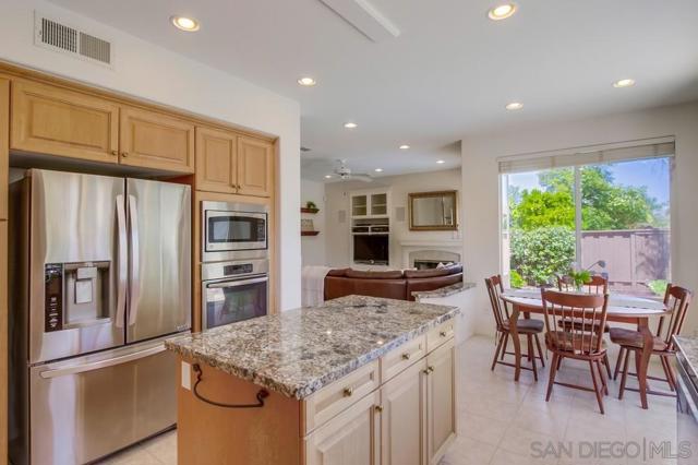 11841 Treewind Ct, San Diego CA: https://media.crmls.org/mediaz/c5ceaf77-6b13-42cd-92af-cc54f70d159f.jpg
