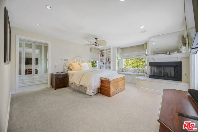 2660 Carman Crest Drive, Los Angeles CA: https://media.crmls.org/mediaz/c5d0d1dd-b79d-4fba-82c4-95249b31948e.jpg