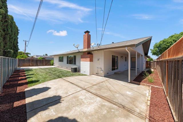 770 Gary Street, Gilroy CA: https://media.crmls.org/mediaz/c5d12272-ce3d-4d5c-b58d-9bab6b57e1eb.jpg