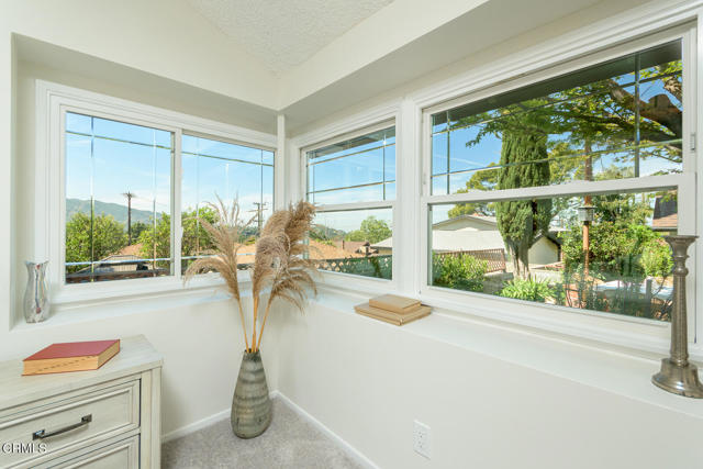 Detail Gallery Image 34 of 51 For 4920 Lowell Ave, Glendale,  CA 91214 - 4 Beds | 2 Baths