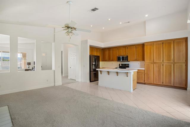 Detail Gallery Image 12 of 48 For 1 Corte Rossa, Lake Elsinore,  CA 92532 - 4 Beds | 2/1 Baths