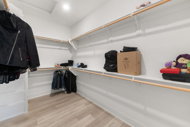 Image 22 of 44 For 40161 Padova Drive