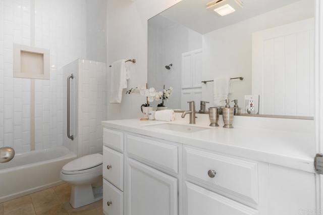 Detail Gallery Image 13 of 21 For 5050 Cahuenga Bld, North Hollywood,  CA 91601 - 3 Beds | 2/1 Baths