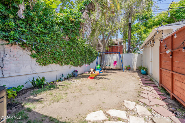 5924 Fairfax Avenue, Los Angeles CA: https://media.crmls.org/mediaz/c5d332d4-34ca-44a8-a365-0561c6af8184.jpg