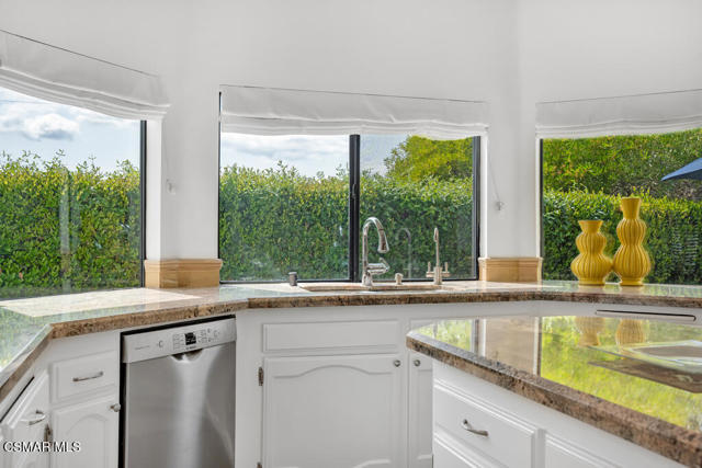 6057 Rainbow Hill Road, Agoura Hills CA: https://media.crmls.org/mediaz/c5d3632d-ee05-4168-bd4b-62cb900c8f13.jpg