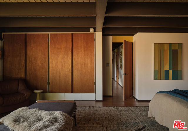 2052 Mayview Drive, Los Angeles CA: https://media.crmls.org/mediaz/c5d36ef9-4edc-4751-abaa-e7df7632266d.jpg