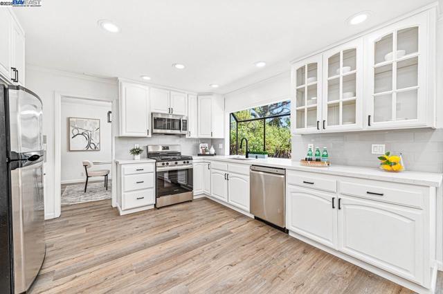 954 Crellin Rd, Pleasanton CA: https://media.crmls.org/mediaz/c5d4a563-5244-4b86-8b66-302df5f9ea74.jpg