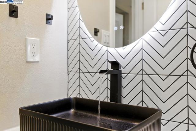35856 Adobe Dr, Fremont CA: https://media.crmls.org/mediaz/c5d4dc1c-0a93-444b-bc1a-de43dccff2e4.jpg