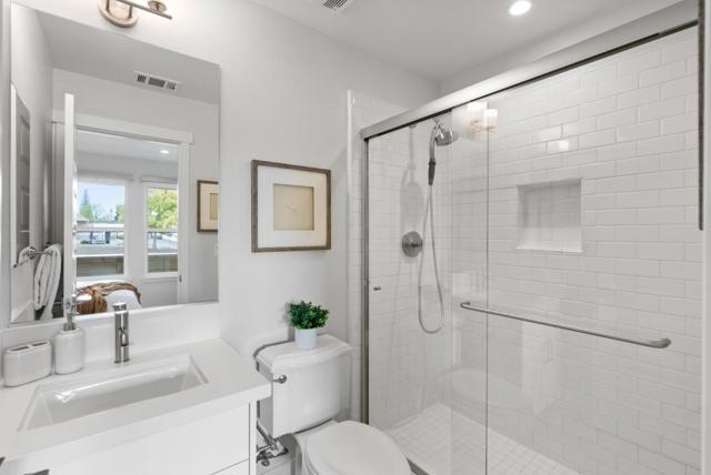 609 E Evelyn Avenue, Sunnyvale CA: https://media.crmls.org/mediaz/c5d4e156-a904-4f10-9eab-cb804ead1e0a.jpg