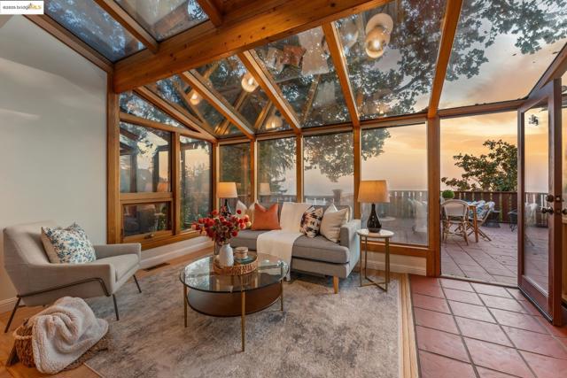 716 Cragmont Ave, Berkeley CA: https://media.crmls.org/mediaz/c5d501e8-519c-4bf8-881e-965edbfb32e3.jpg