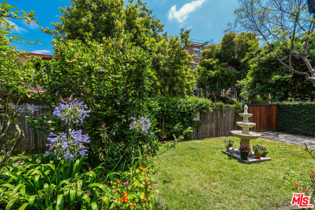 523 S Coronado Street, Los Angeles CA: https://media.crmls.org/mediaz/c5d53b53-6cd0-4ef6-b31a-bbd8c5c5b70f.jpg