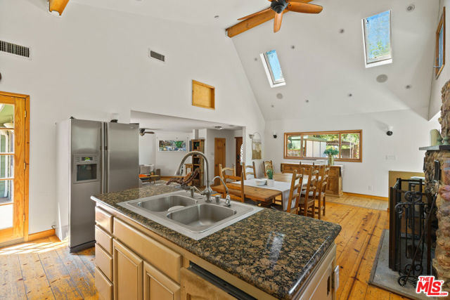 2026 Topanga Skyline Drive, Topanga CA: https://media.crmls.org/mediaz/c5d5b634-9f35-4fea-936a-fdcd70e15e75.jpg