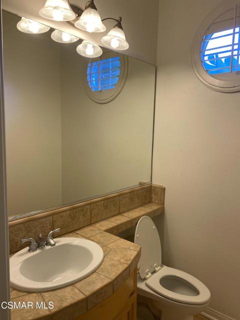 3082 Eaglewood Avenue, Thousand Oaks CA: https://media.crmls.org/mediaz/c5d5c860-1797-4eab-9e3b-02853b1c2fb3.jpg